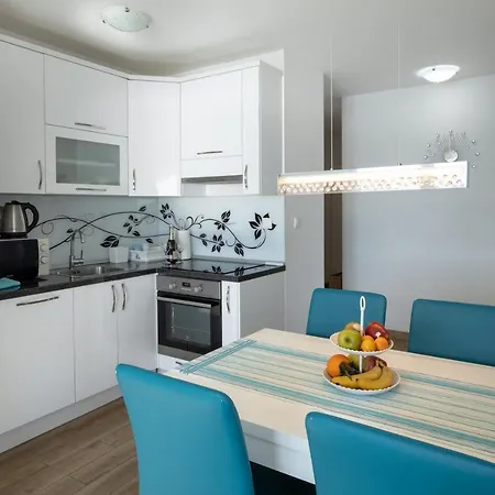 Nimfa Zivogosce Apartment *